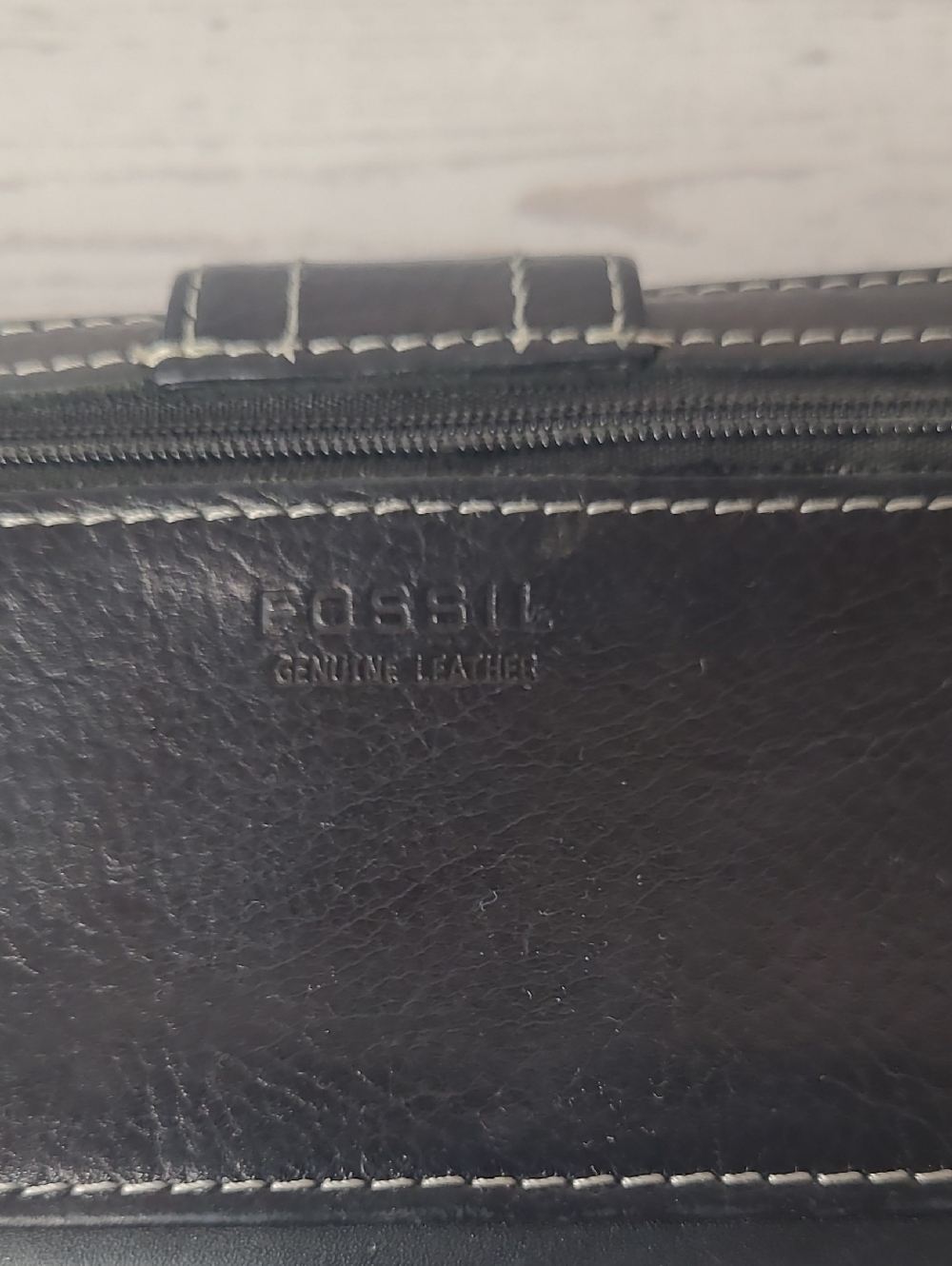 Fossil Genuine Leather Black Bifold Wallet Clutch with Hearts - Picture 3 of 7